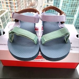 TEVA Women Sandals (US Size 8) New